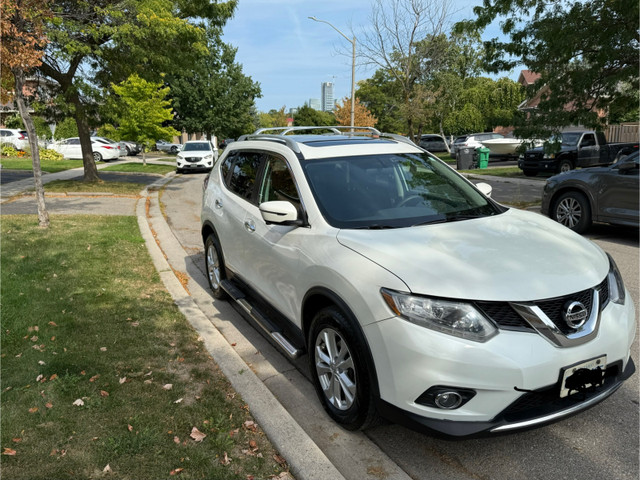 Nissan rouge 2016 sv awd in Cars & Trucks in Mississauga / Peel Region