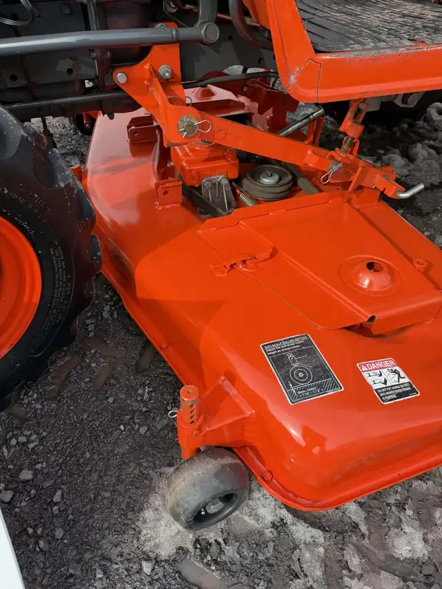 Tracteur KUBOTA B2320 2008   tondeuse   souffleuse in Other in Victoriaville - Image 9