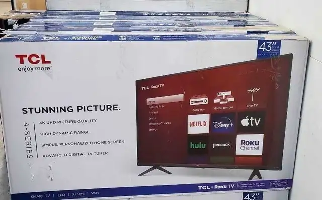 TCL 43" Roku TV in TVs in City of Montréal - Image 2
