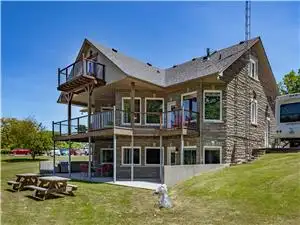 2 bedroom rental - Picton (8 month winter)63235434296065120