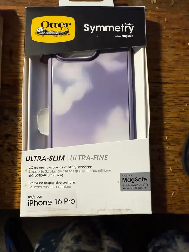 OTTERBOX iPhone 16 Pro  Defender Series phone Case - Black in Cell Phone Accessories in Barrie - Image 3