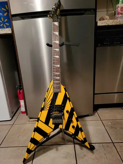 LTD / ESP - Flying V, View more