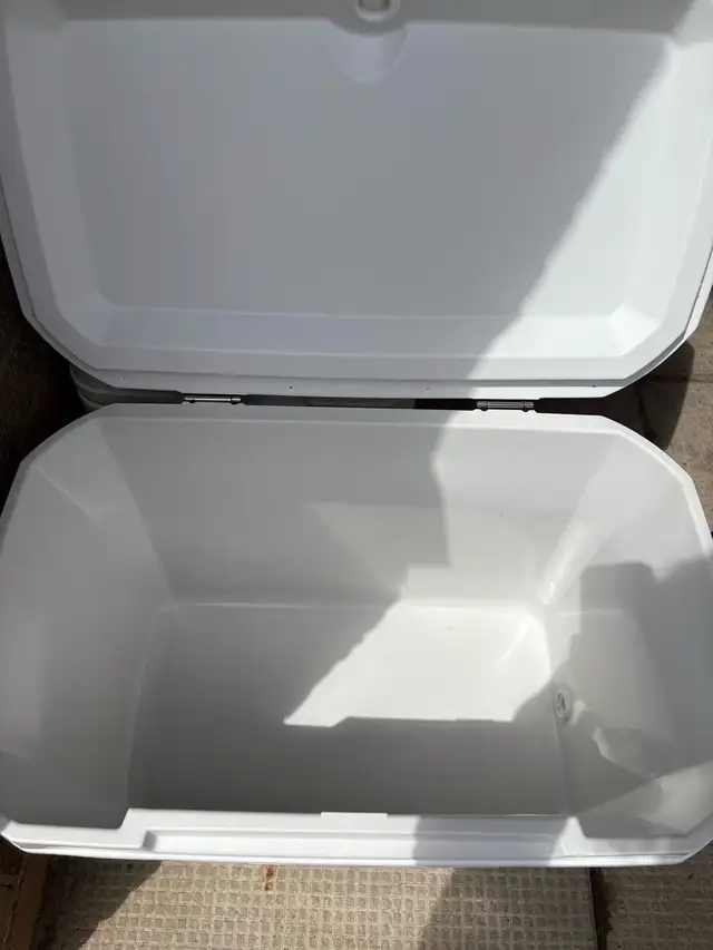 Coleman 316 series marine cooler 52 quart 577399359632189443