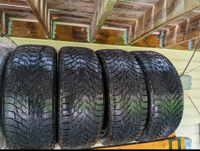 Used for 2 seasons Nokian hakkapellitta suv Tire model: 245 /50 R20