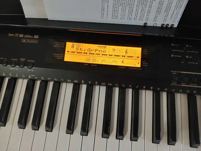 piano casio cdp 230r le kit au complet in Pianos & Keyboards in City of Montréal - Image 3
