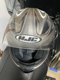 Motorcycle Helmet: DOT / Snell Approved 