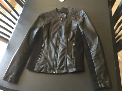 Manteau printemps ou automne femme grandeur medium presque neuf, View more