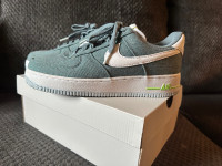 Nike Air Force 1 BNIB