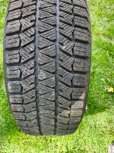 Selling 4 Bridgestone WS90 Blizzak tires. purchased October 10th 2024 used only last winter. manufac...