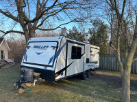 2017 Bullet crossfire 2190EX Hybrid Travel trailer