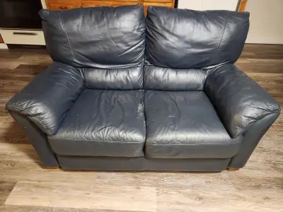 Free couch, View more