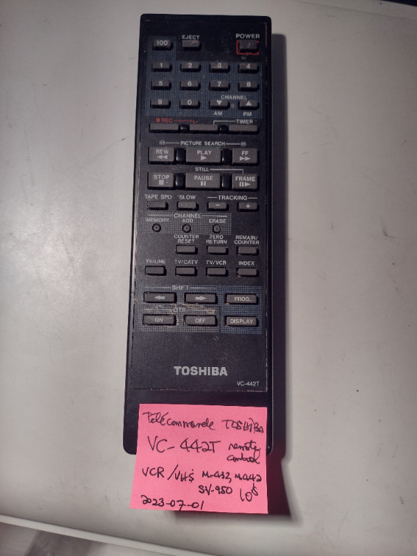 Télécommande Toshiba Remote Control VC-442T For VCR/VHS dans Accessoires pour télé et vidéo  à Laval/Rive Nord