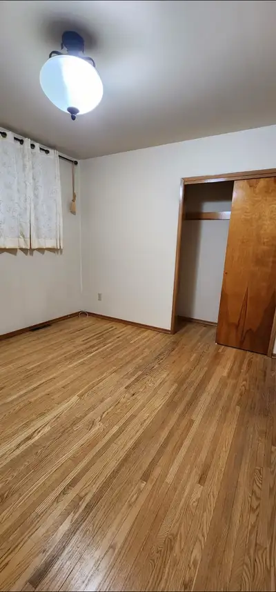 1 bedroom available for females EK area on Governmert Ave