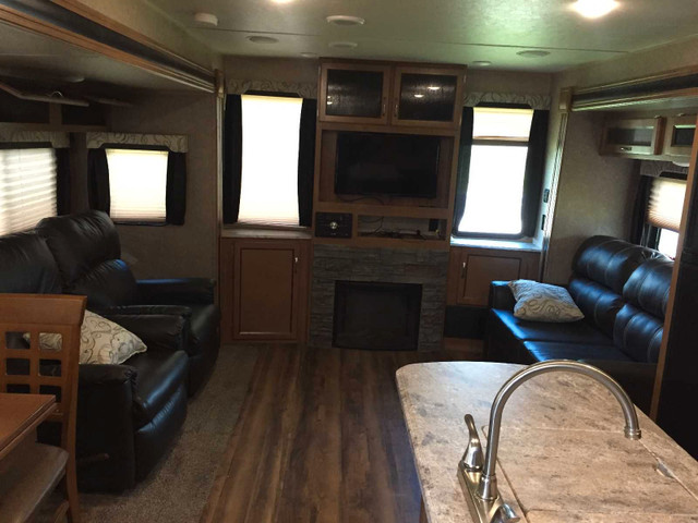 2018 Catalina 333RETS in Travel Trailers & Campers in City of Halifax - Image 4