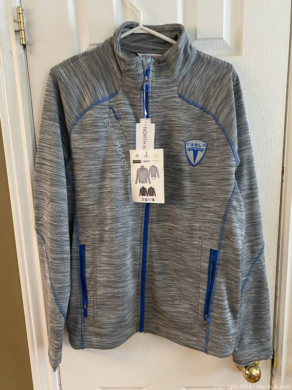 TESLA LIGHT JACKET / heavy ZIP UP sweater hoodie Brand new w TAG in Men's in Mississauga / Peel Region