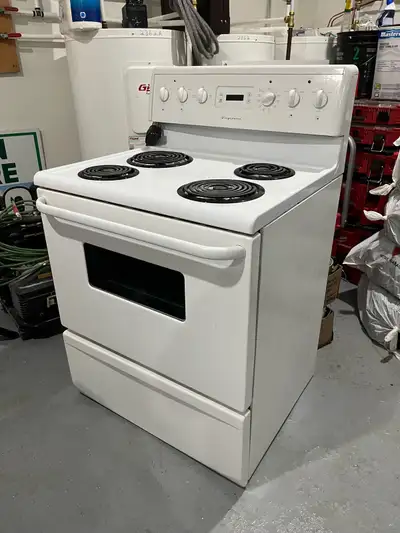 Cuisinier Frigidaire Range Stove, View more