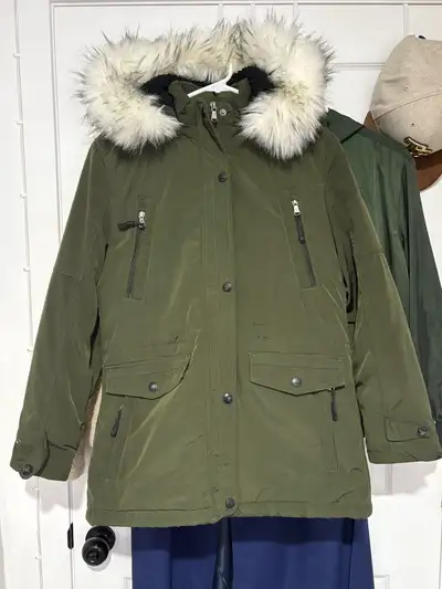 Misty Mountain women’s winter coat SMALL, View more