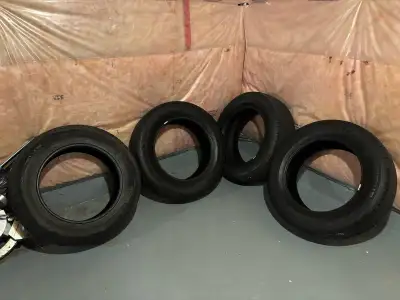 Selling a set of four Continental CrossContact LX20 tyres, size 275/60 R20, originally from my Ford...