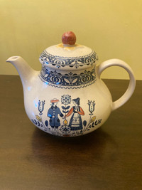 Johnson Brothers teapot and tea cup set*Rare Find