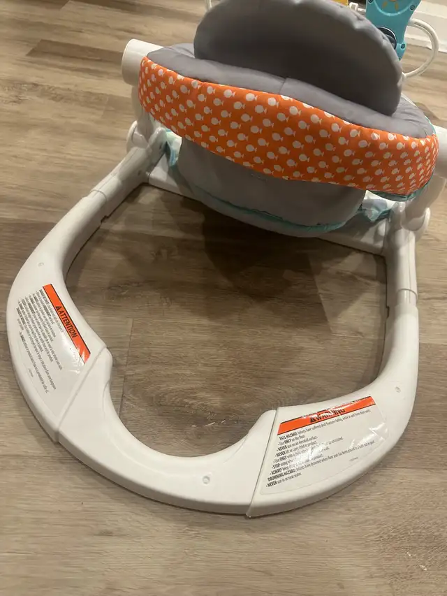 Penguin Baby Activity Seat in Playpens, Swings & Saucers in City of Toronto - Image 6