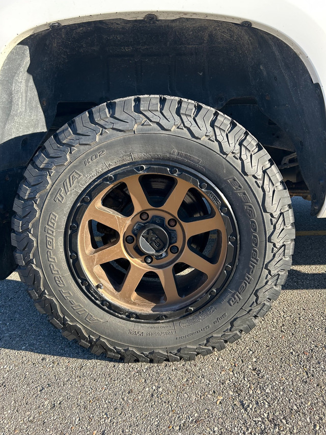 2017 Toyota Tundra Platinum 5.7L V8 in Cars & Trucks in Woodstock - Image 4