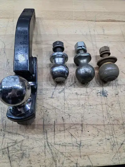 Attache remorque 1 1/4"., View more
