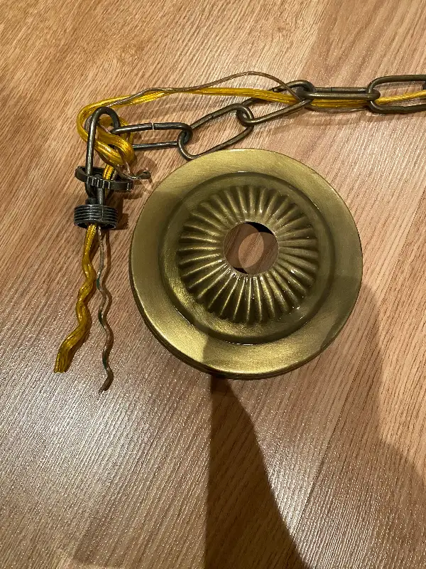 Stain glass pendant ceiling light in Indoor Lighting & Fans in Mississauga / Peel Region - Image 4