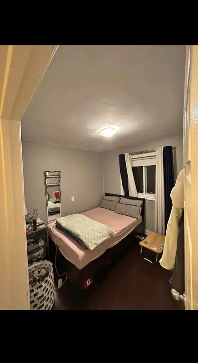 Only looking for an individual that is SUPER CLEAN!!!! Room for Rent at Weston just 1 stop South of...