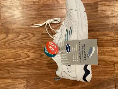  running shoes women/girls  size 5w-white (New), View more
