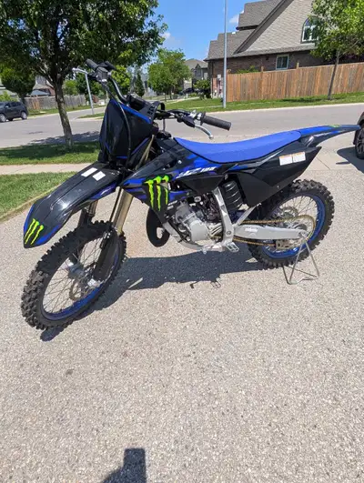 This Yamaha YZ 125 comes in the iconic Monster Energy edition graphics, offering a high-performance...