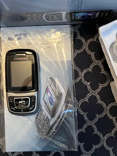 Samsung SGH-E630C slider phone, View more