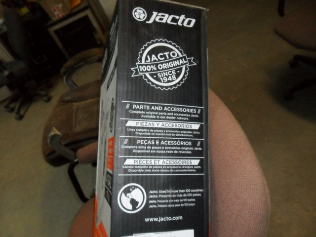 Jacto backpack sprayer in Outdoor Tools & Storage in Red Deer - Image 4