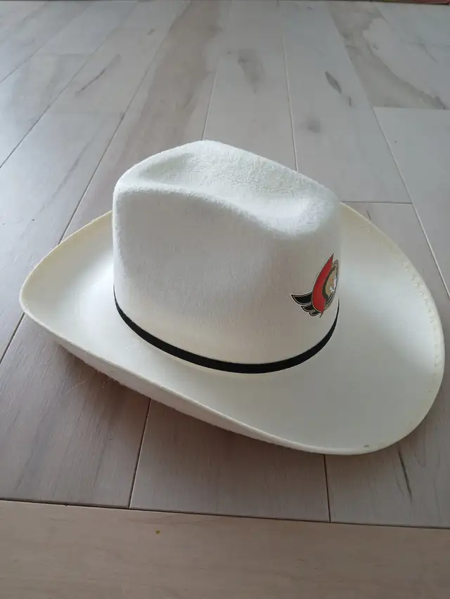 Sens Cowboy Hat in Other in Ottawa - Image 3