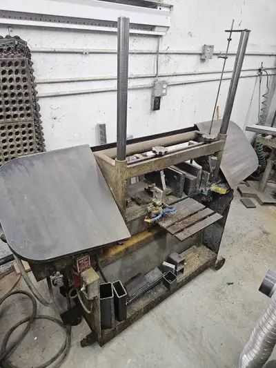 Fait a la main sur base d'un WF wells & sons F-14 Viens avec 10 ruban de scie
