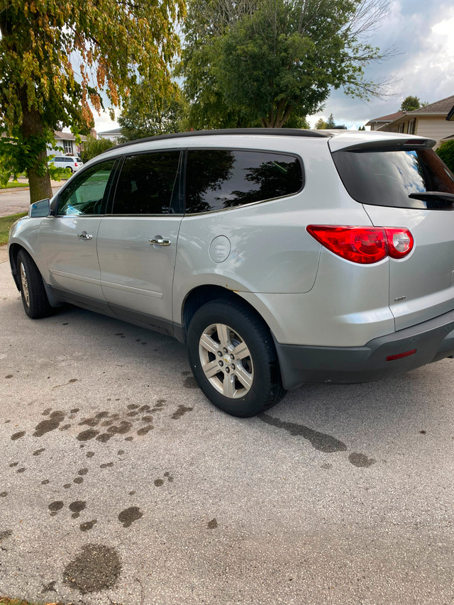 2011 Chevy Traverse in Cars & Trucks in St. Catharines - Image 2