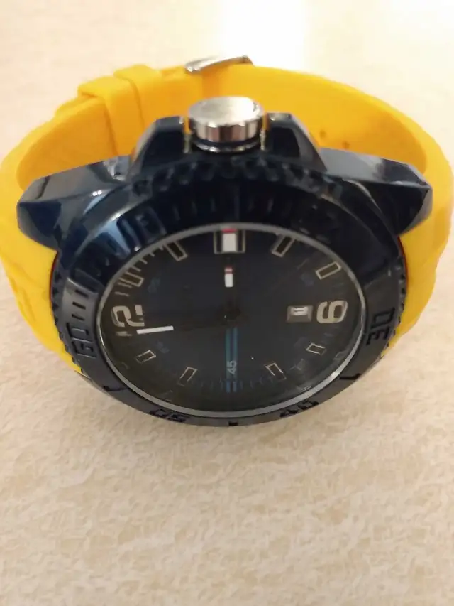 HILFIGER Date Watch in Jewellery & Watches in London - Image 5