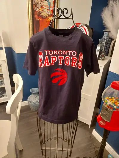 Toronto Raptors youth t shirt 10/12, View more