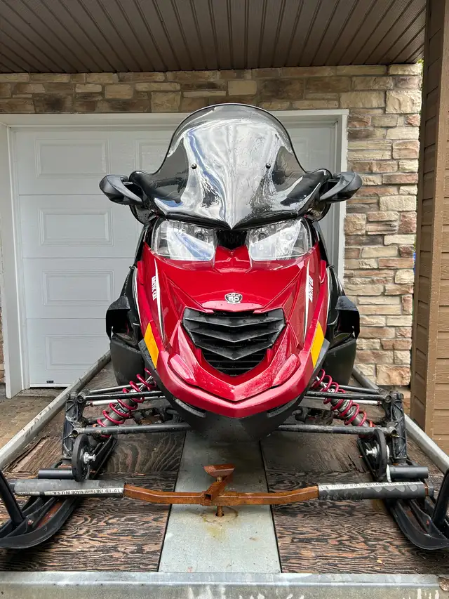 Motoneige Arctic Cat TZ1 2012 in Snowmobiles in Laval / North Shore - Image 6