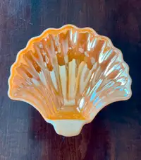 VINTAGE FIRE KING PEACH LUSTER SHELL