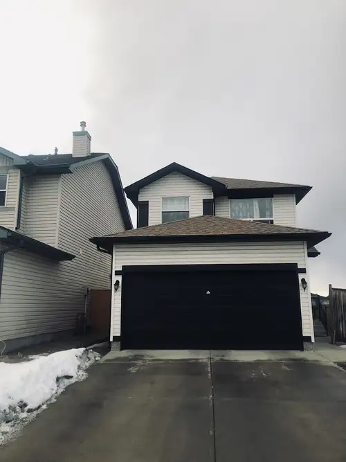 Newly Renovated 2 Storey mainfloor of 3 bed rooms, 2.5 bathrooms in Taradale NE CALGARY