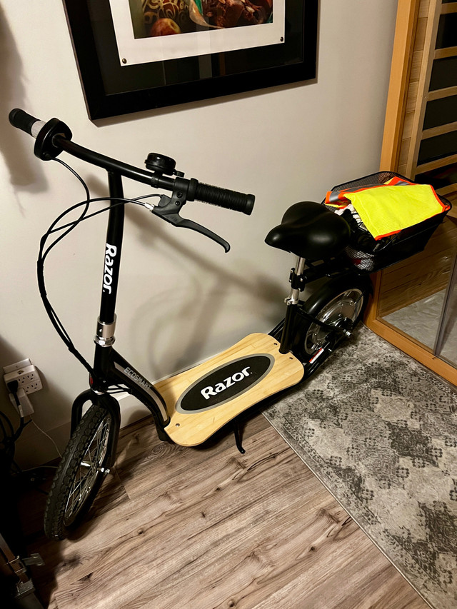 Razor Electric Scooter  in Other in Vernon
