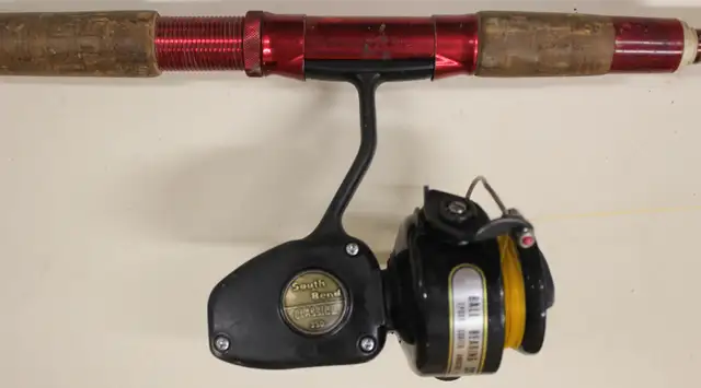 Vintage Rod and Reel in Fishing, Camping & Outdoors in St. Catharines - Image 5