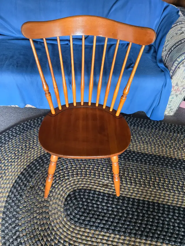 Colonial maple spindle chair in Dining Tables & Sets in St. Catharines - Image 2