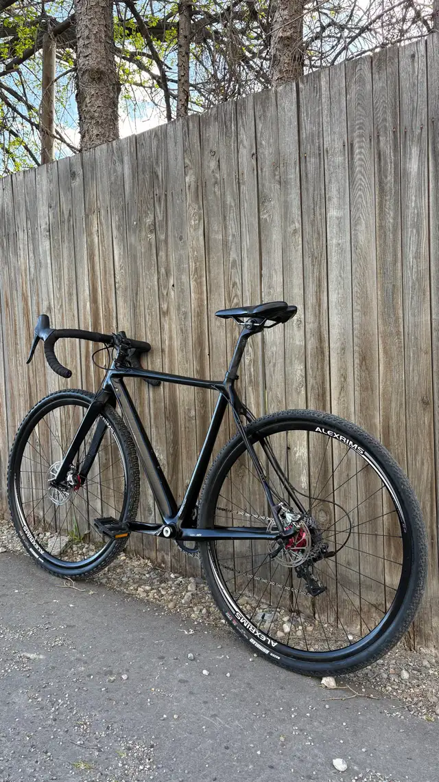Garneu Steeple xc Full carbon gravel bike  in Road in Calgary - Image 9