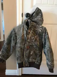 Carhartt youth insulated camouflage jacket. Unisex size M 10-12
