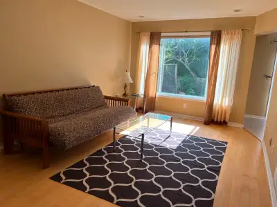 Master bedroom avail Sept. 1 for co-op student