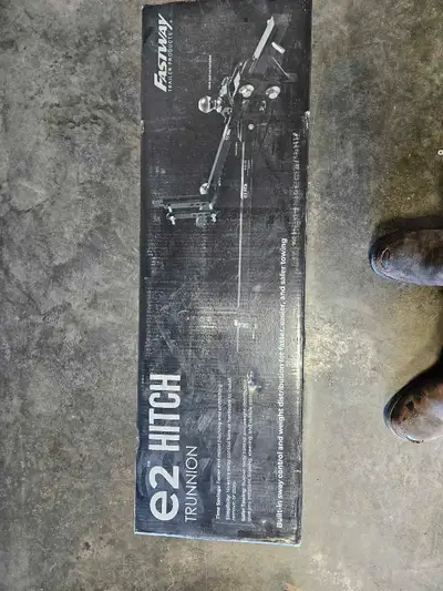 Fastway E2 Trunion Hitch. 10,000lbs rating. 2-5/16" ball. Used once. Half the price of a new one. $5...