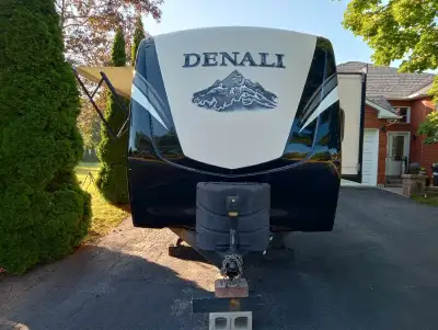 2017 Dutchmen Denali 37FT Trailer. Selling as a handyman special. There are a few soft spots on the...