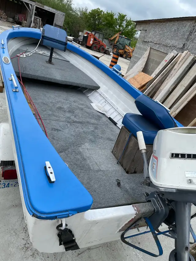boat, motor and trailer in Powerboats & Motorboats in Kingston - Image 3