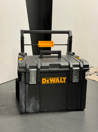 Dewalt Roll Case Pack Out Tool Box. 